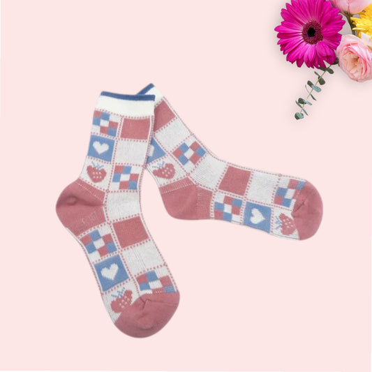 Checkered Heart Pattern  Seamless Socks