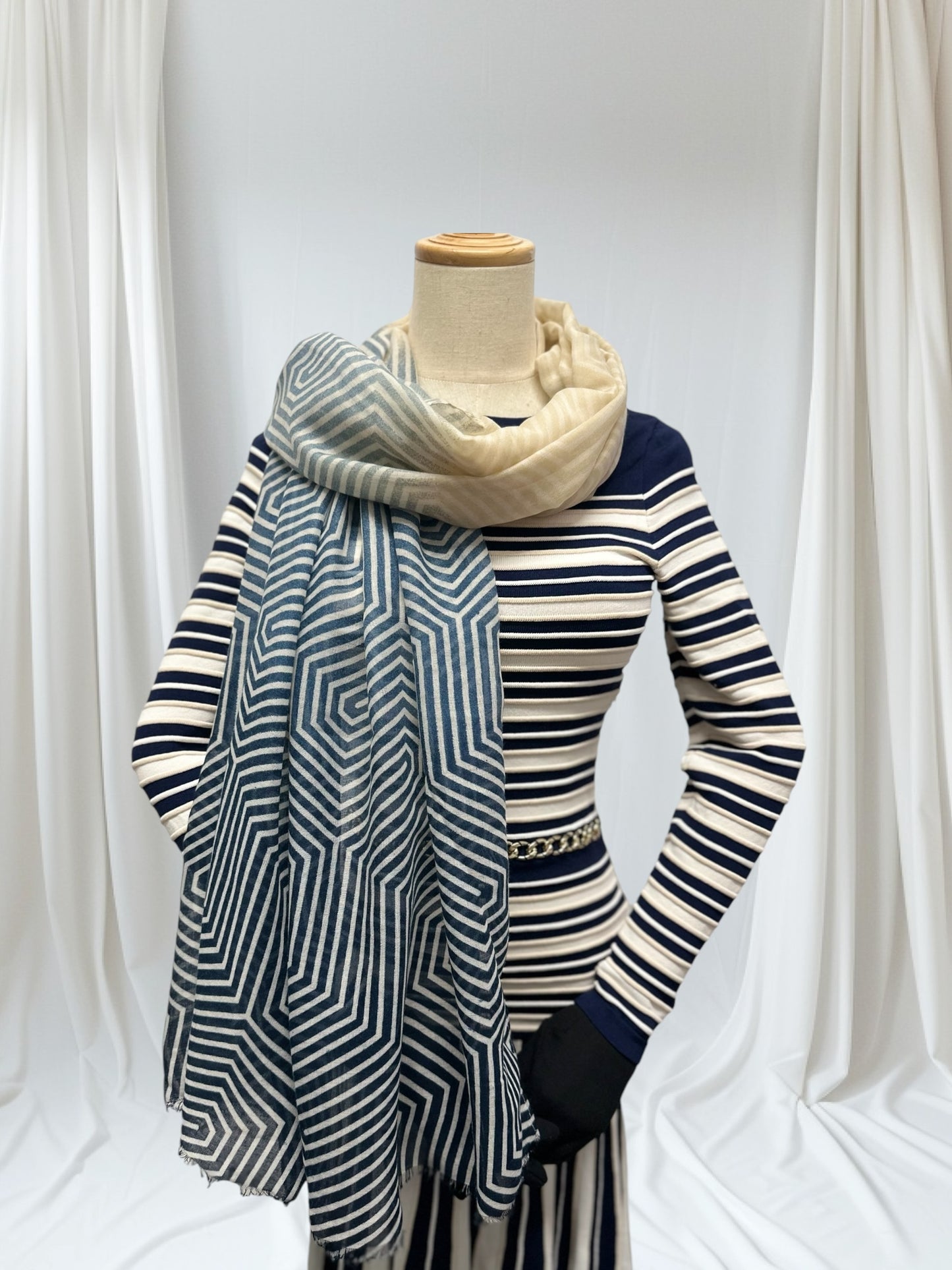 hexagonal lines Scarf