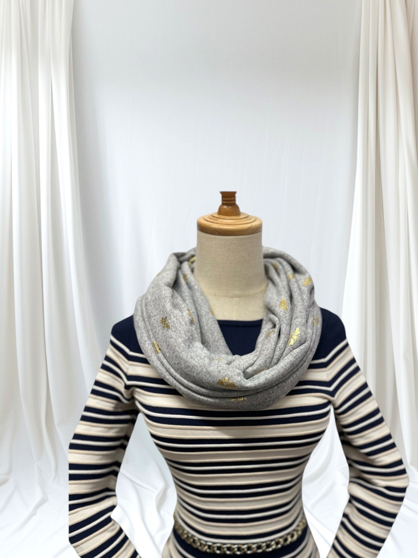 Large Glitter Bee Print Snood