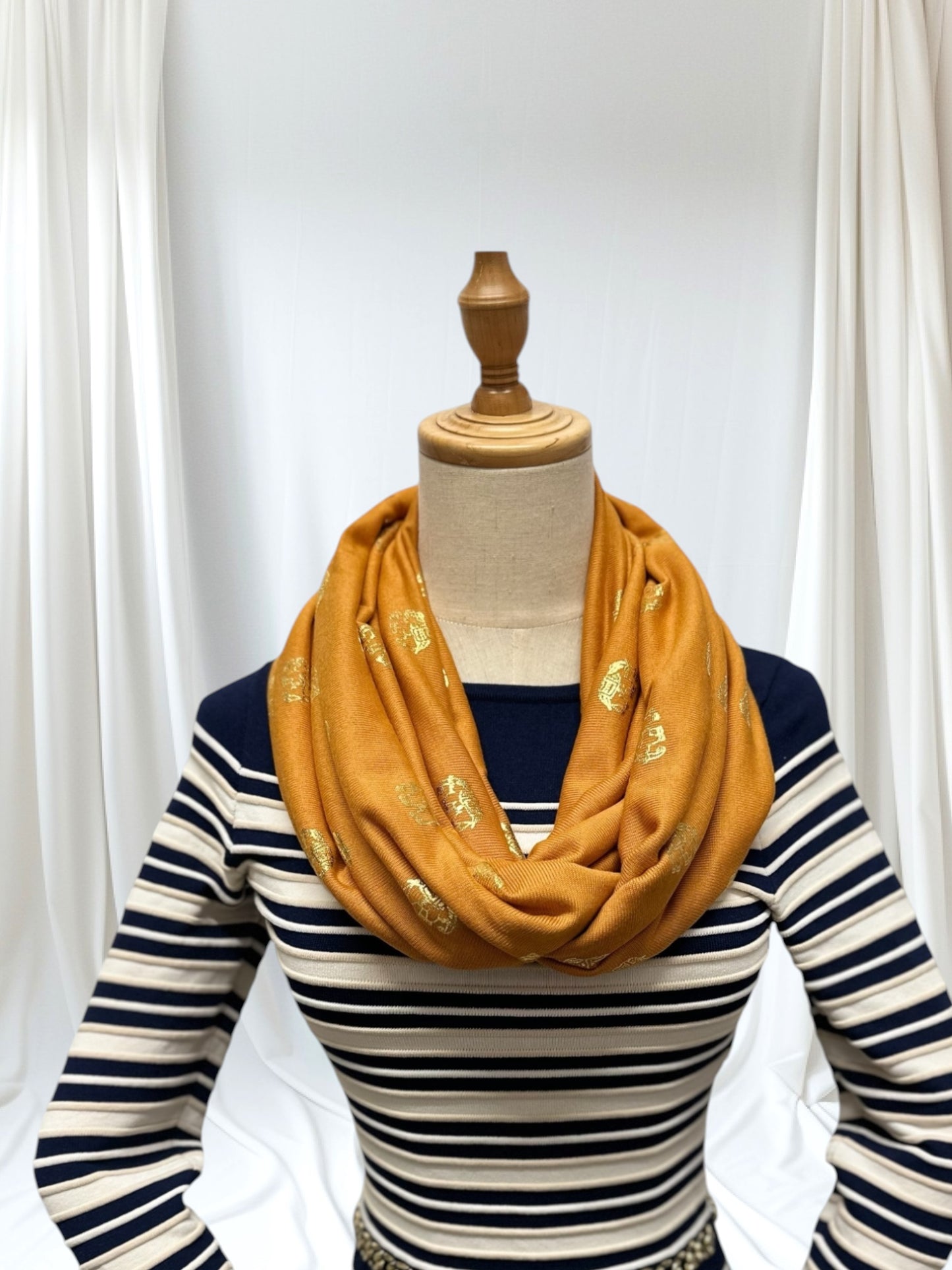 Large Glitter Elephant Print Snood