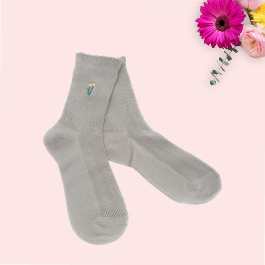 Tulip Plant Embroidered Flower Plain Seamless Socks
