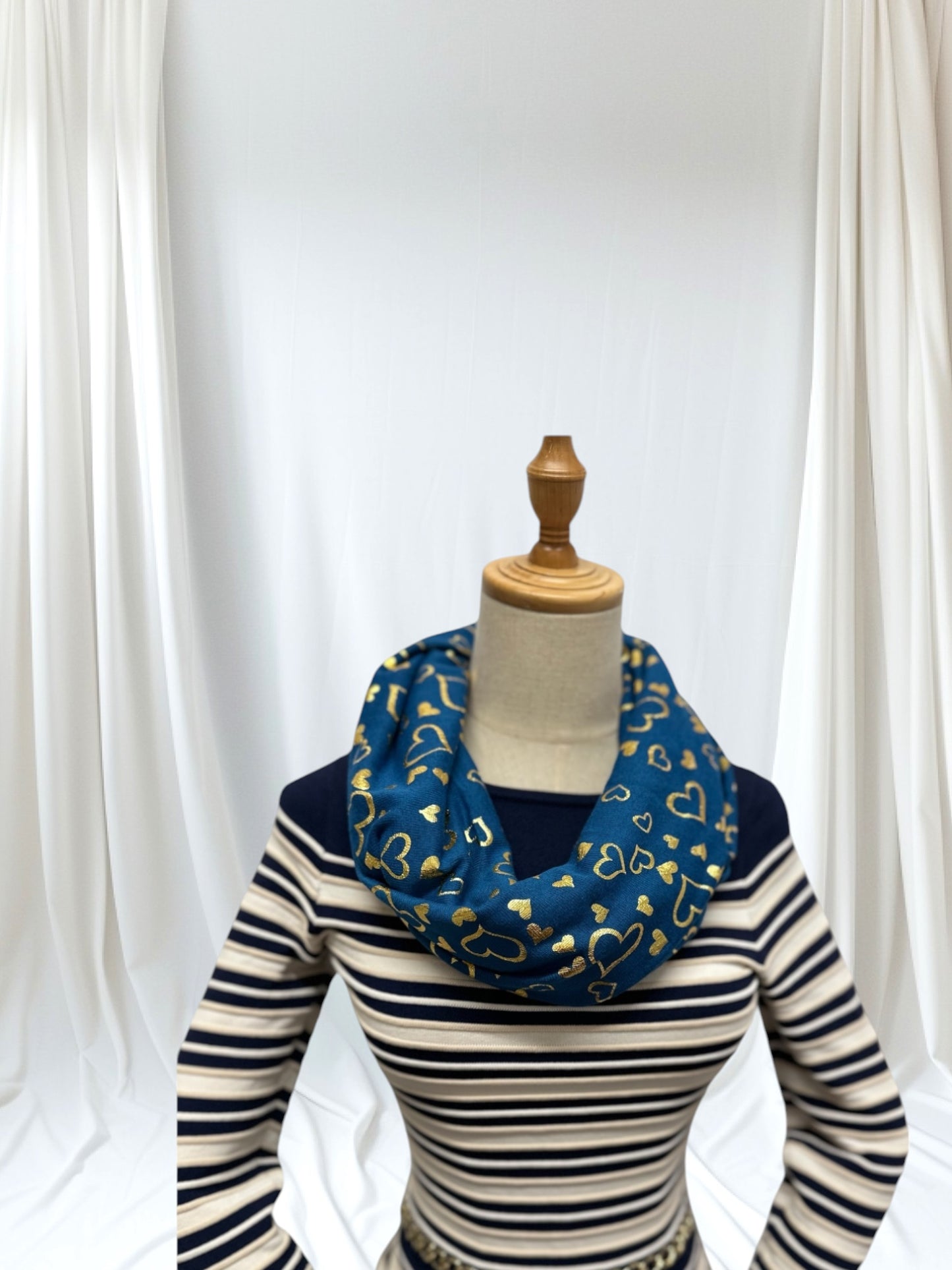 Large Glitter Heart Print Snood