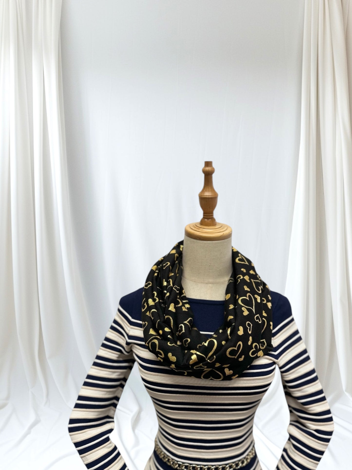 Large Glitter Heart Print Snood