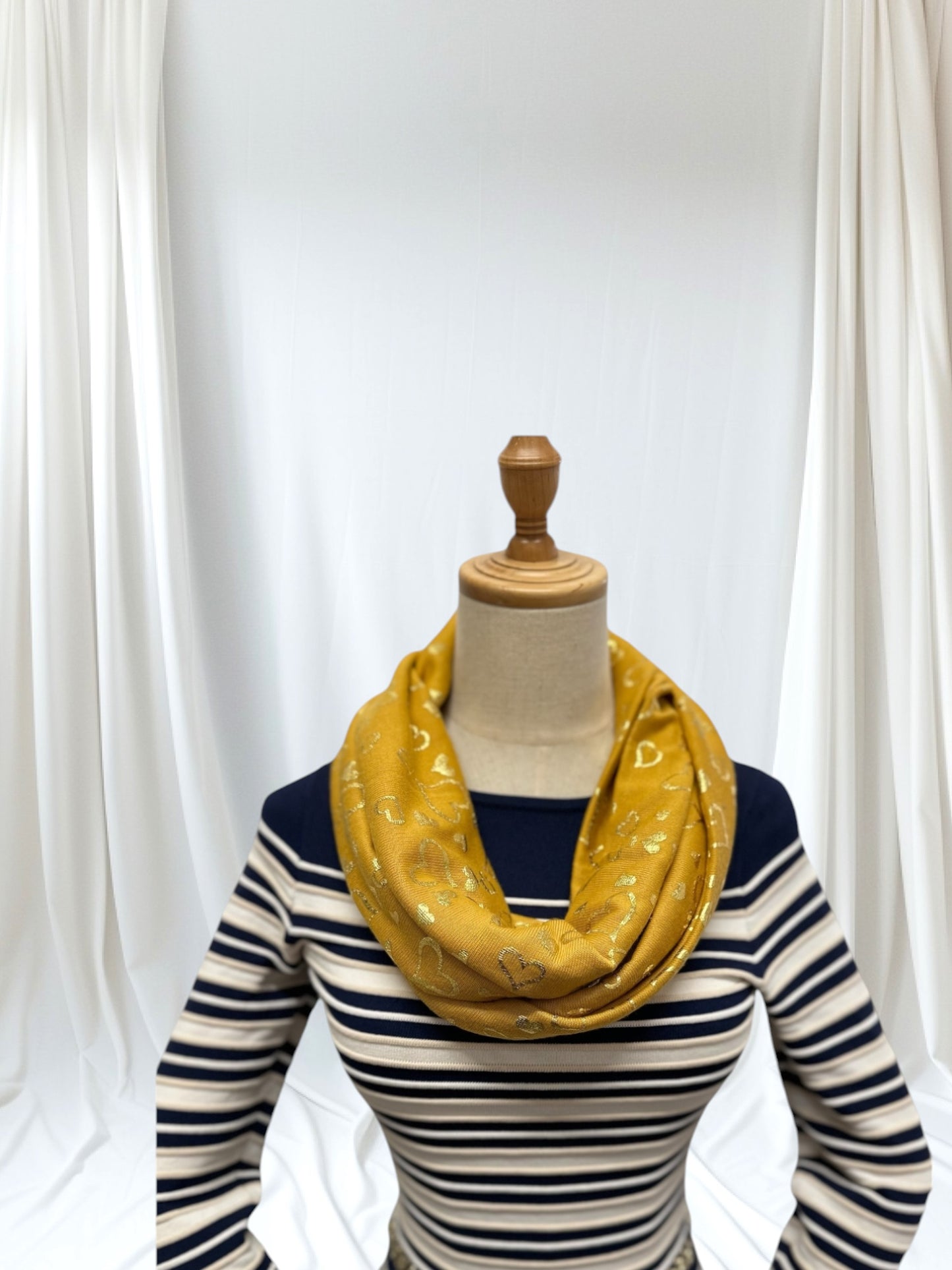 Large Glitter Heart Print Snood