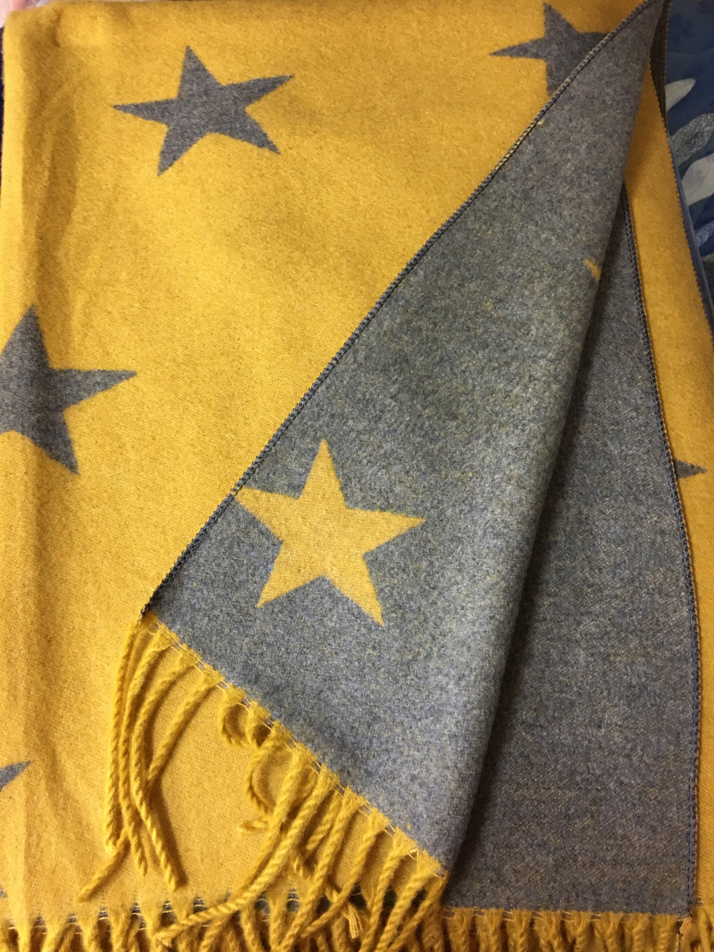 Star Pattern Winter Wrap