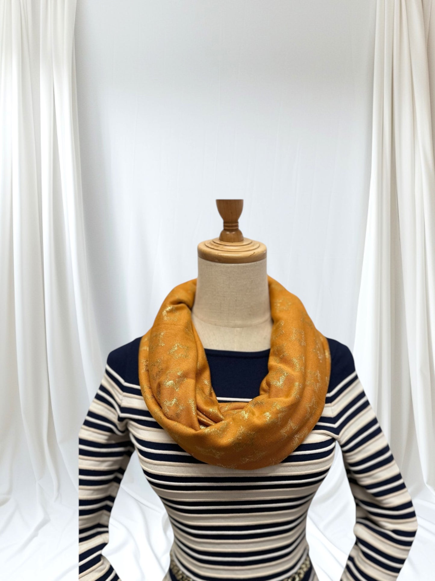 Large Glitter Stars Print Snood